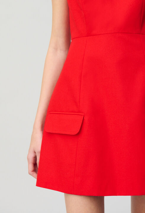 Figurbetontes kurzes Kleid