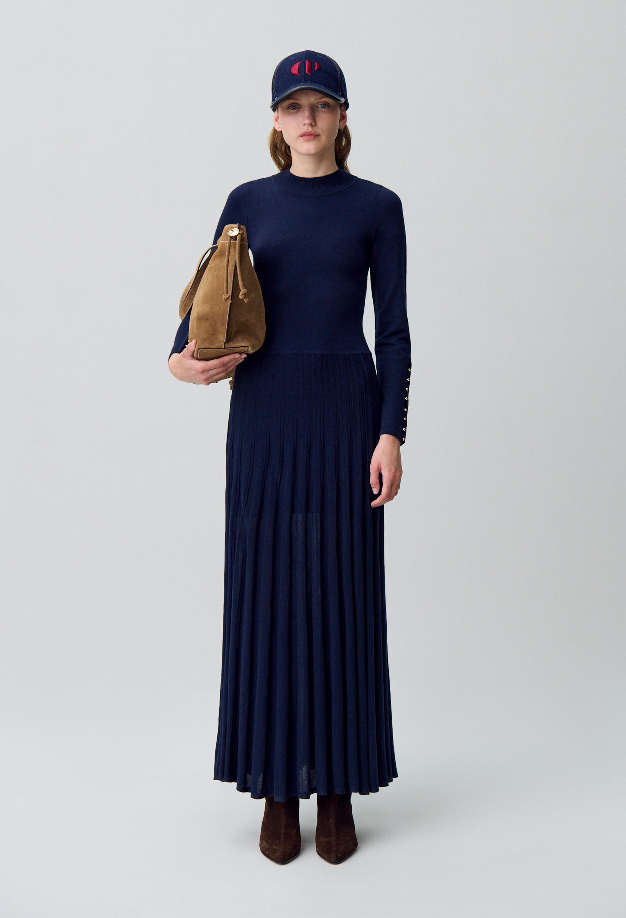 Langes Strickkleid mit Kragen