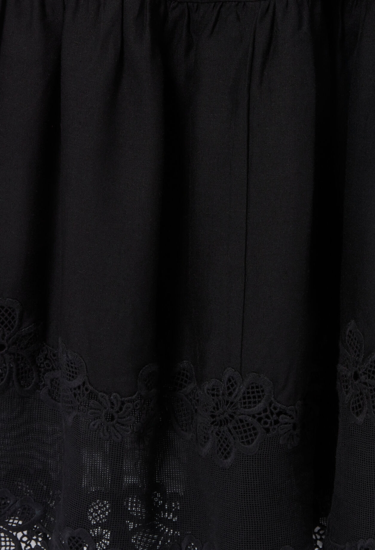 Robe longue broderies fleurs