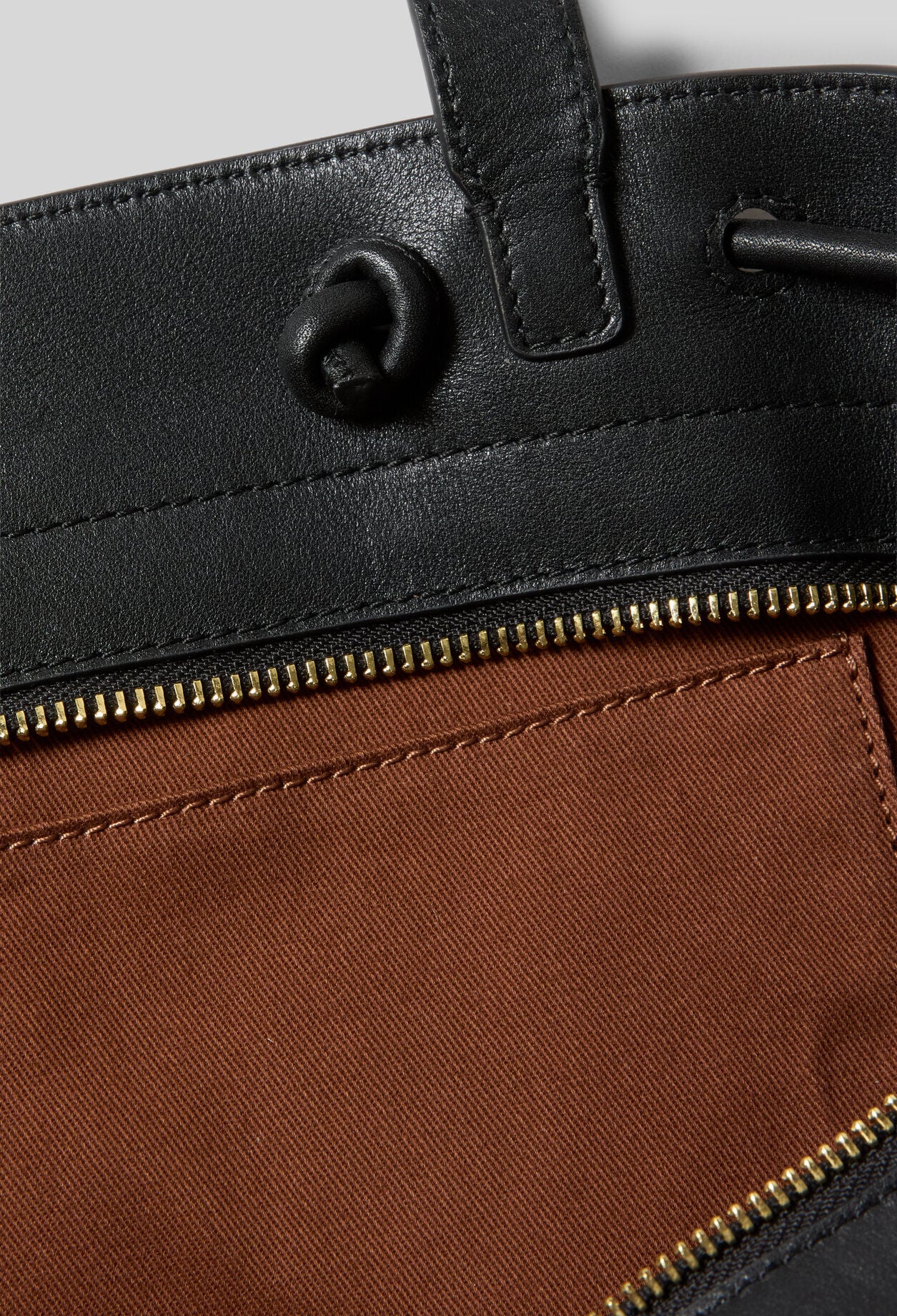 Smooth leather tote with gold logo