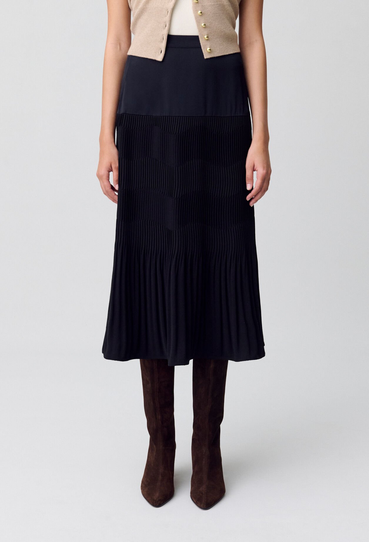 Long pleated skirt