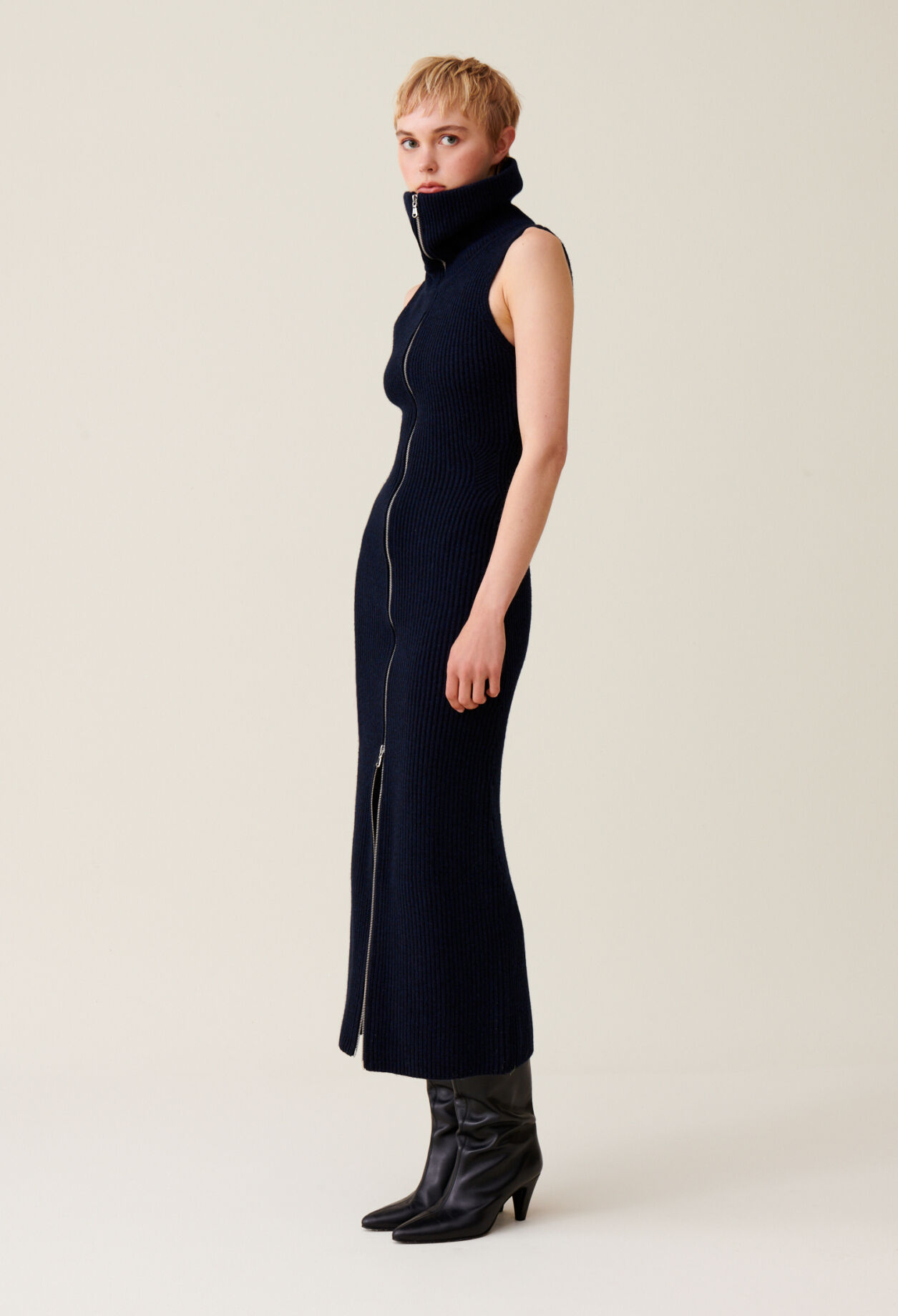 Robe maille zippée col montant