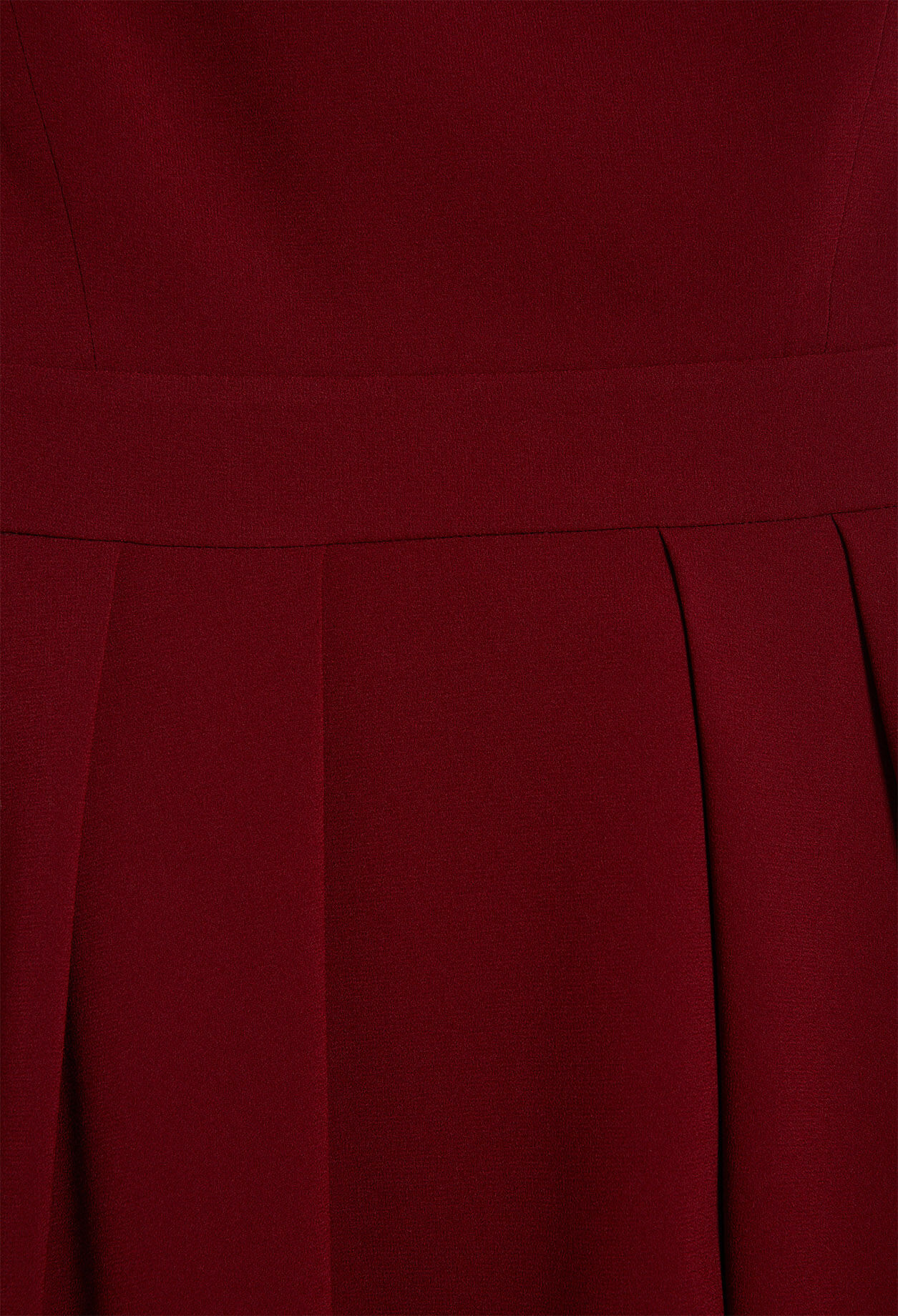 Robe courte sans manches