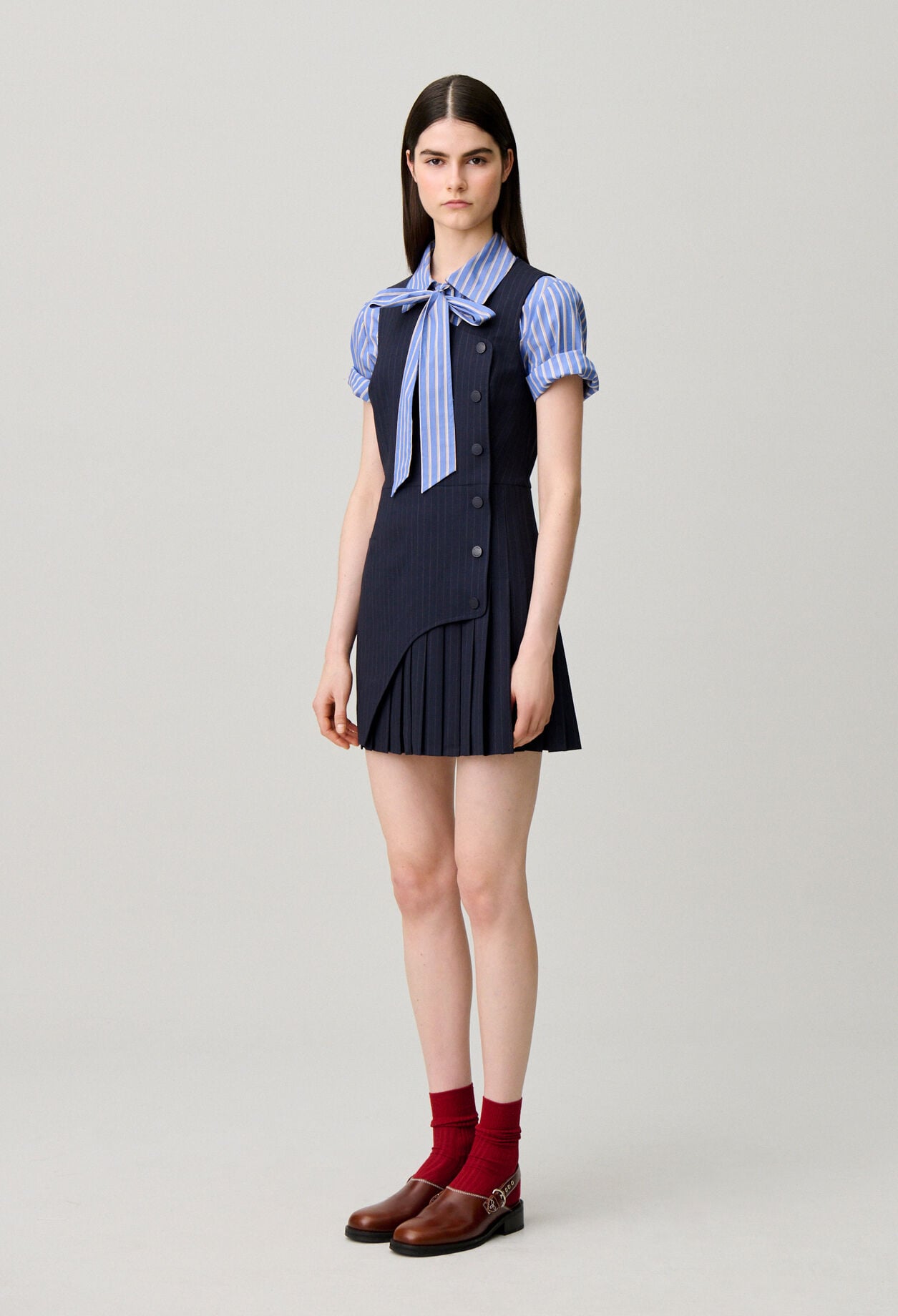Robe courte sans manches