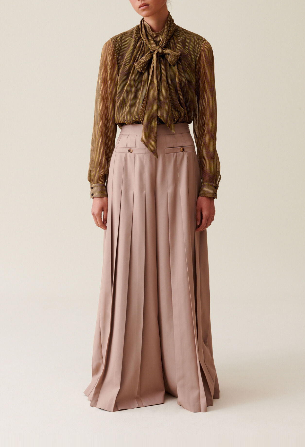 Blouse lavalli&egrave;re carreaux fluide