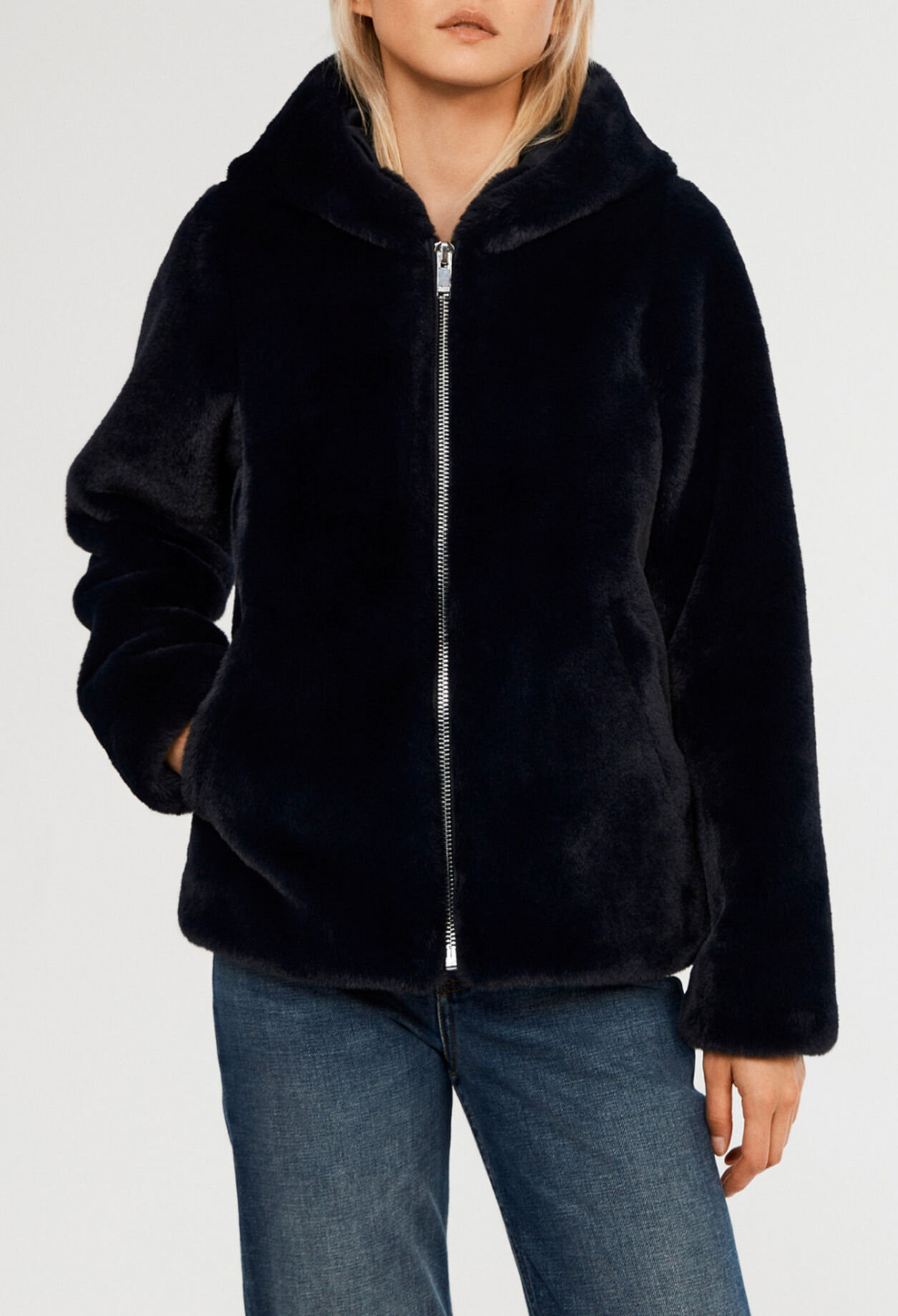 Jacke mit Kapuze