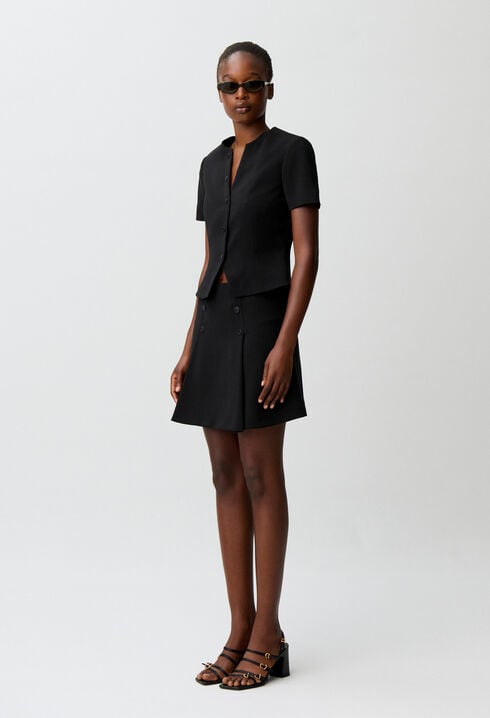 Top cintr&eacute; col V boutonn&eacute;