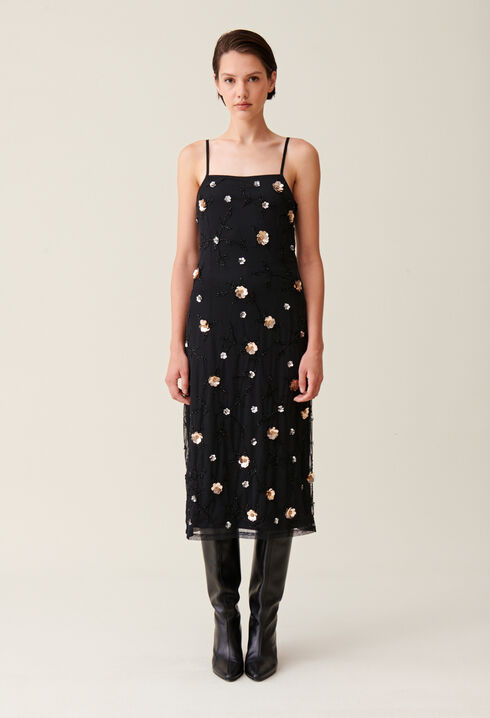 Robe longue fluide sequins brodés