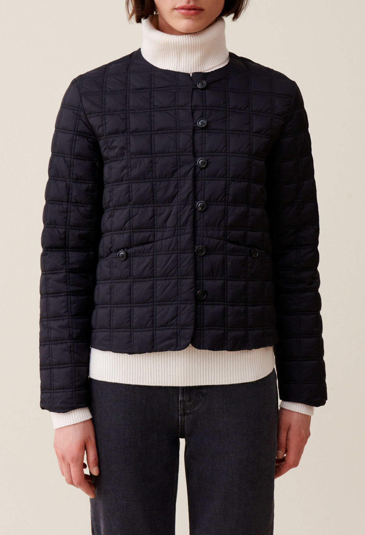 Kurze, leichte Steppjacke