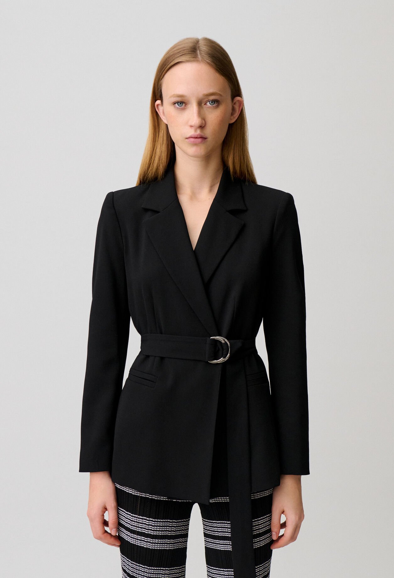 Veste tailleur ceintur&eacute;e