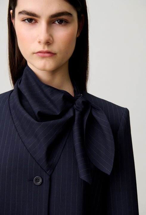 Wolljacke mit abnehmbarem Tuch