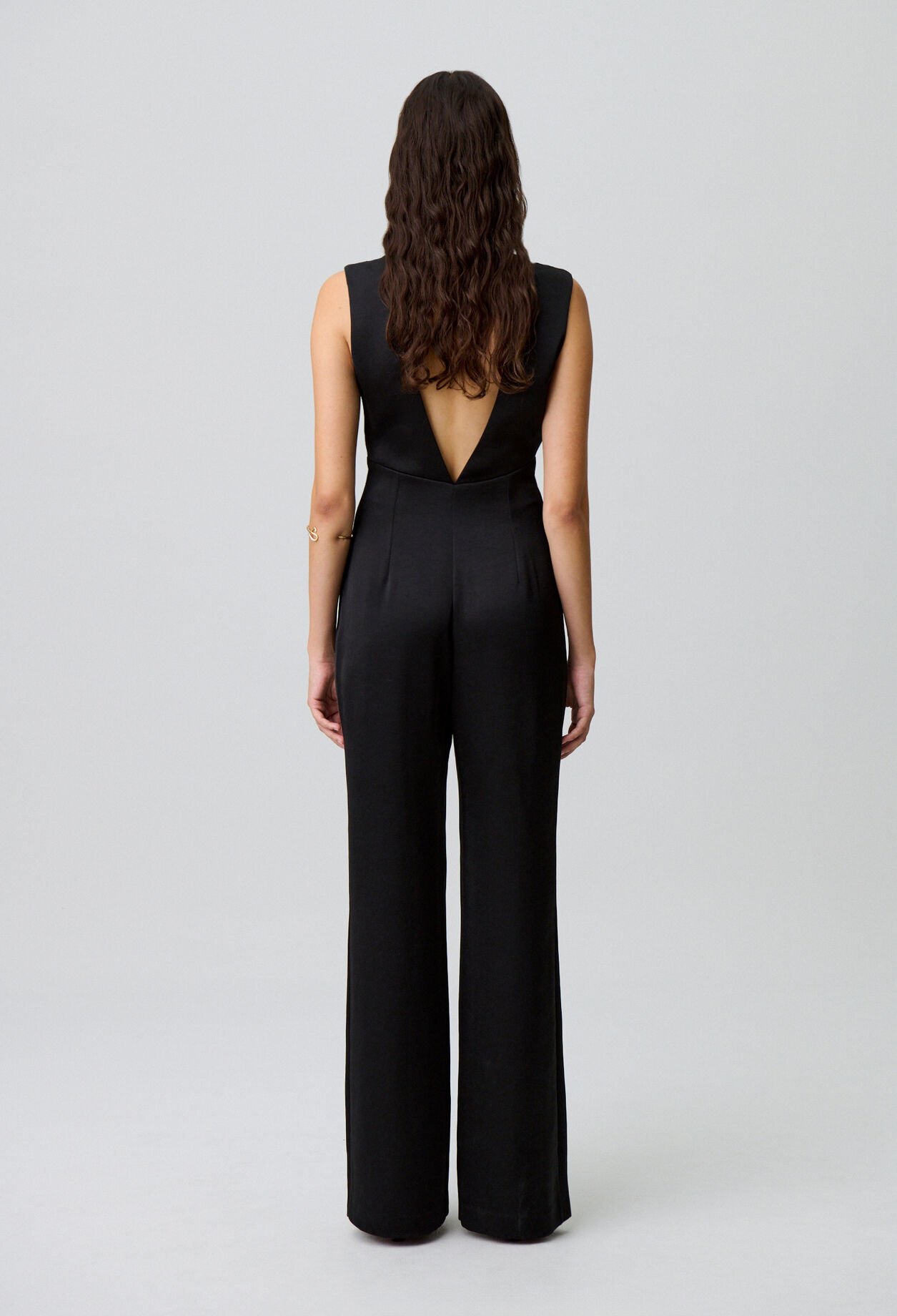 Fließender Satin-Jumpsuit