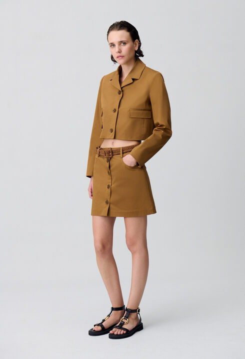 Short blazer with notched lapels