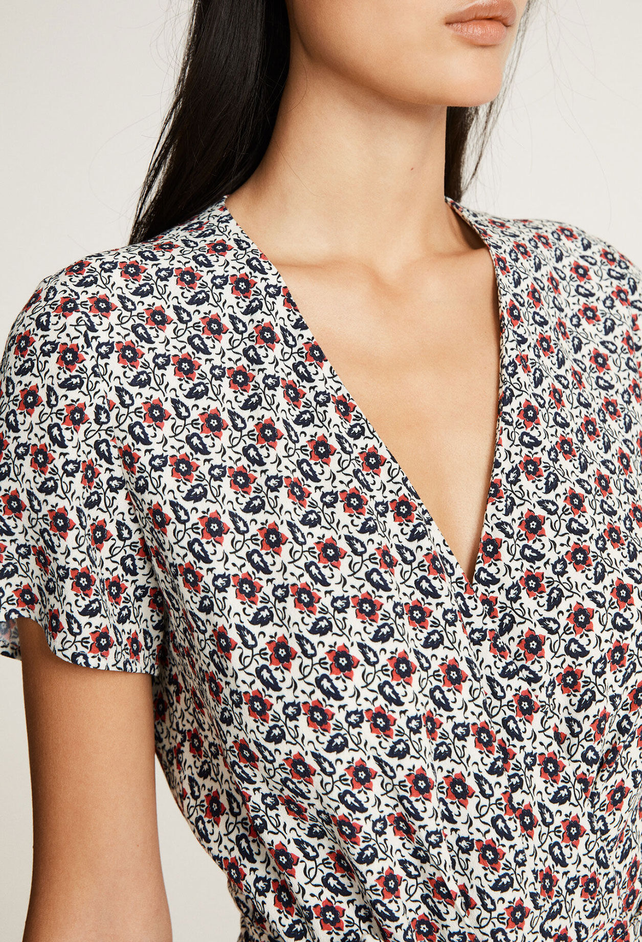 Robe cache-cœur à motifs fleuris