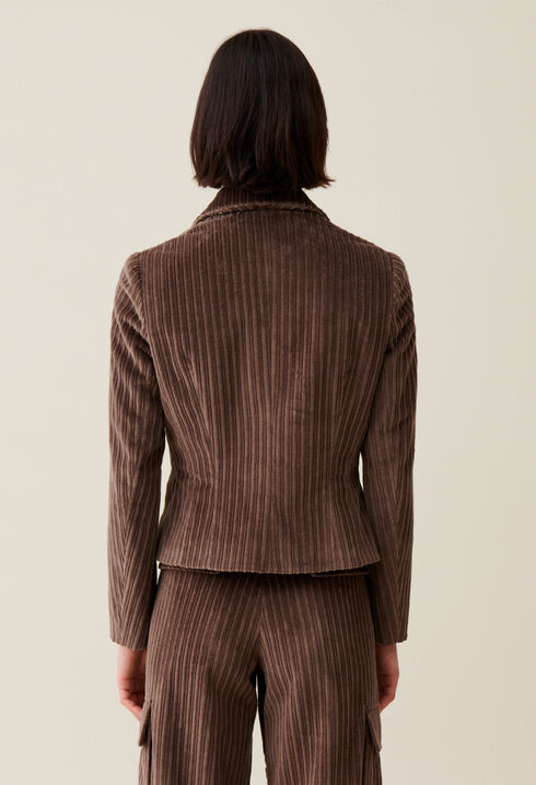 Samtjacke mit Taillierung