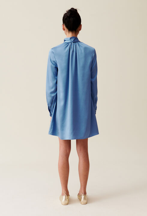 Robe fluide col lavallière noir