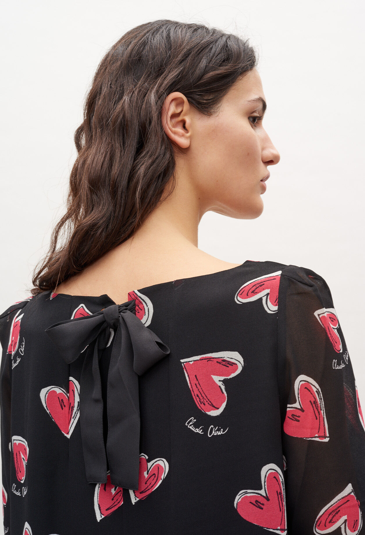 Ausgestelltes kurzes Kleid