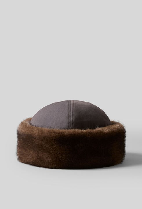 Chapeau nylon r&eacute;versible fausse fourrure