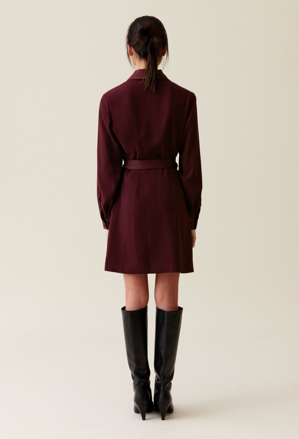 Wickelkleid mit Reverskragen