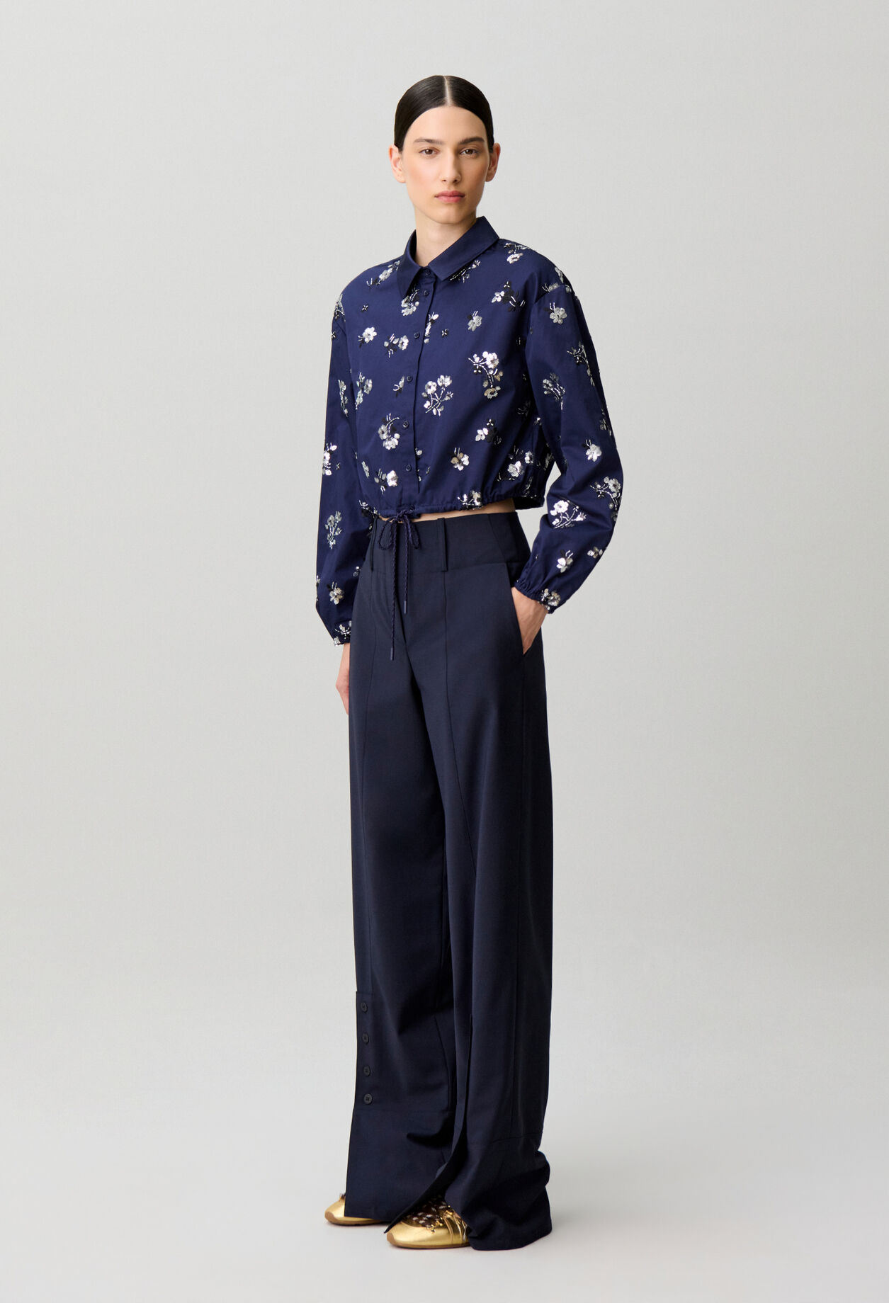 Floral cropped shirt