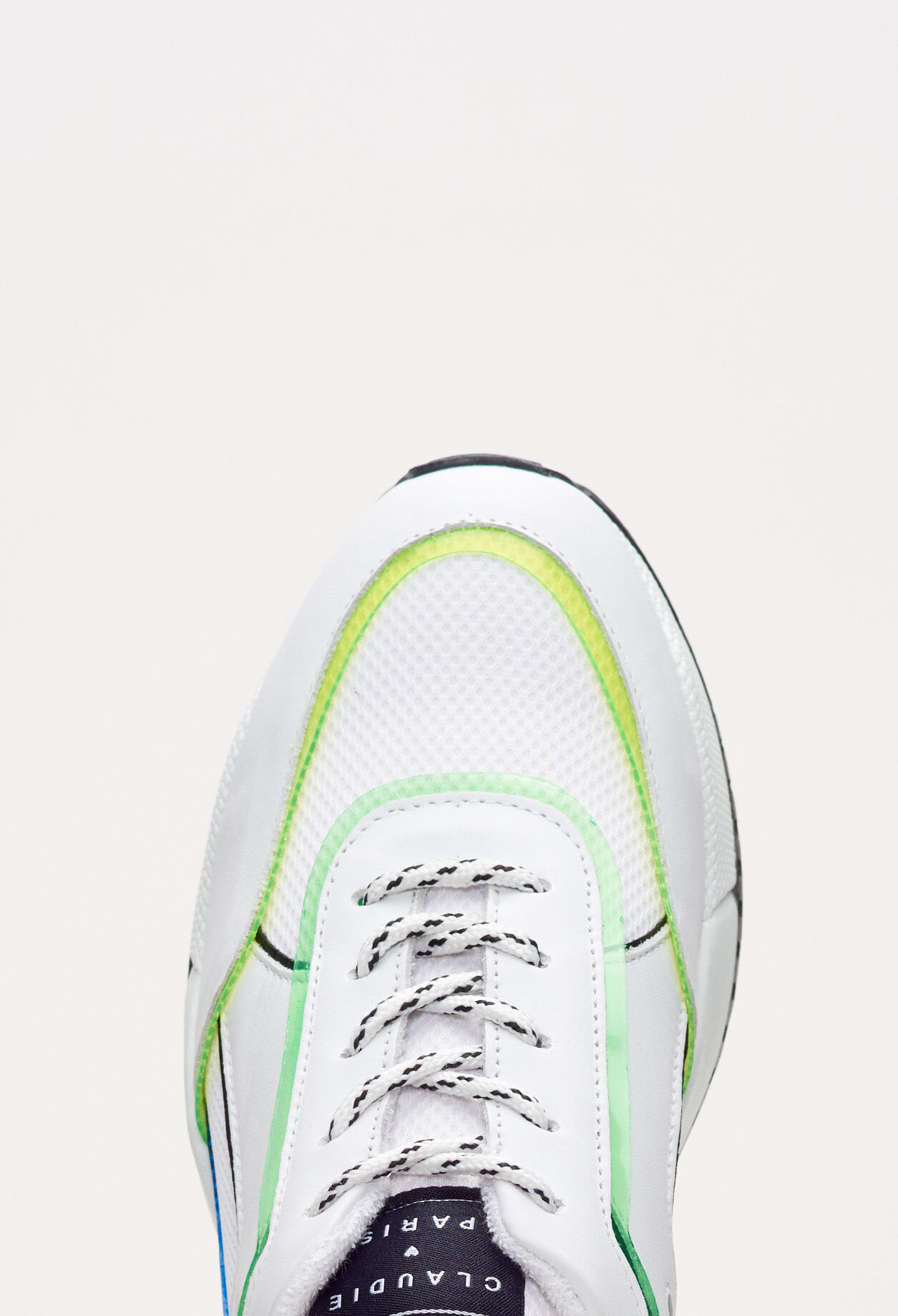 Sneakers mit Grafiksohle