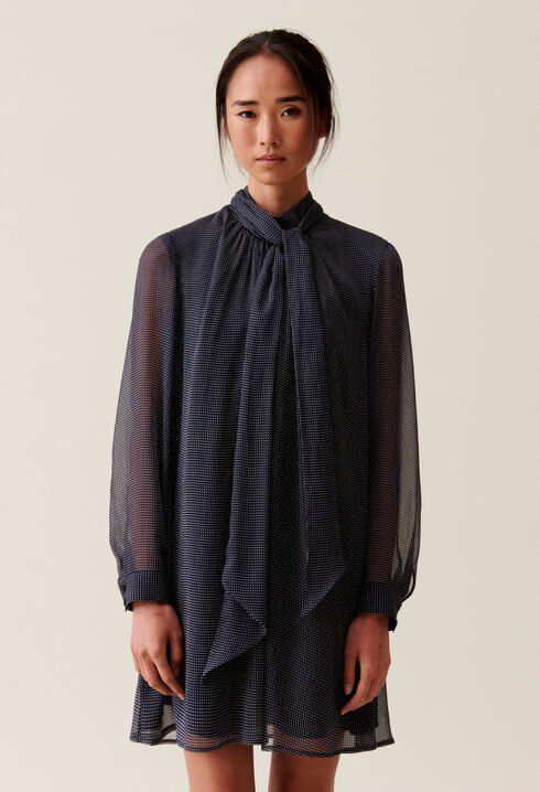 Fließendes Kleid mit Schluppe