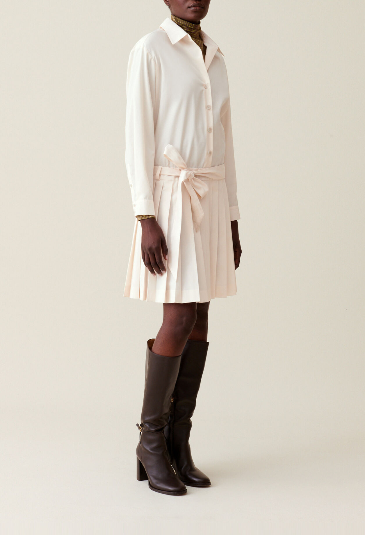 Robe chemise ceintur&eacute;e boutonn&eacute;e