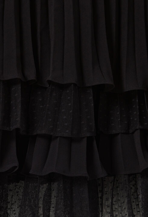 Robe courte noire volantée
