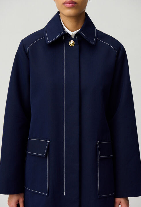 Mittellanger taillierter Trenchcoat
