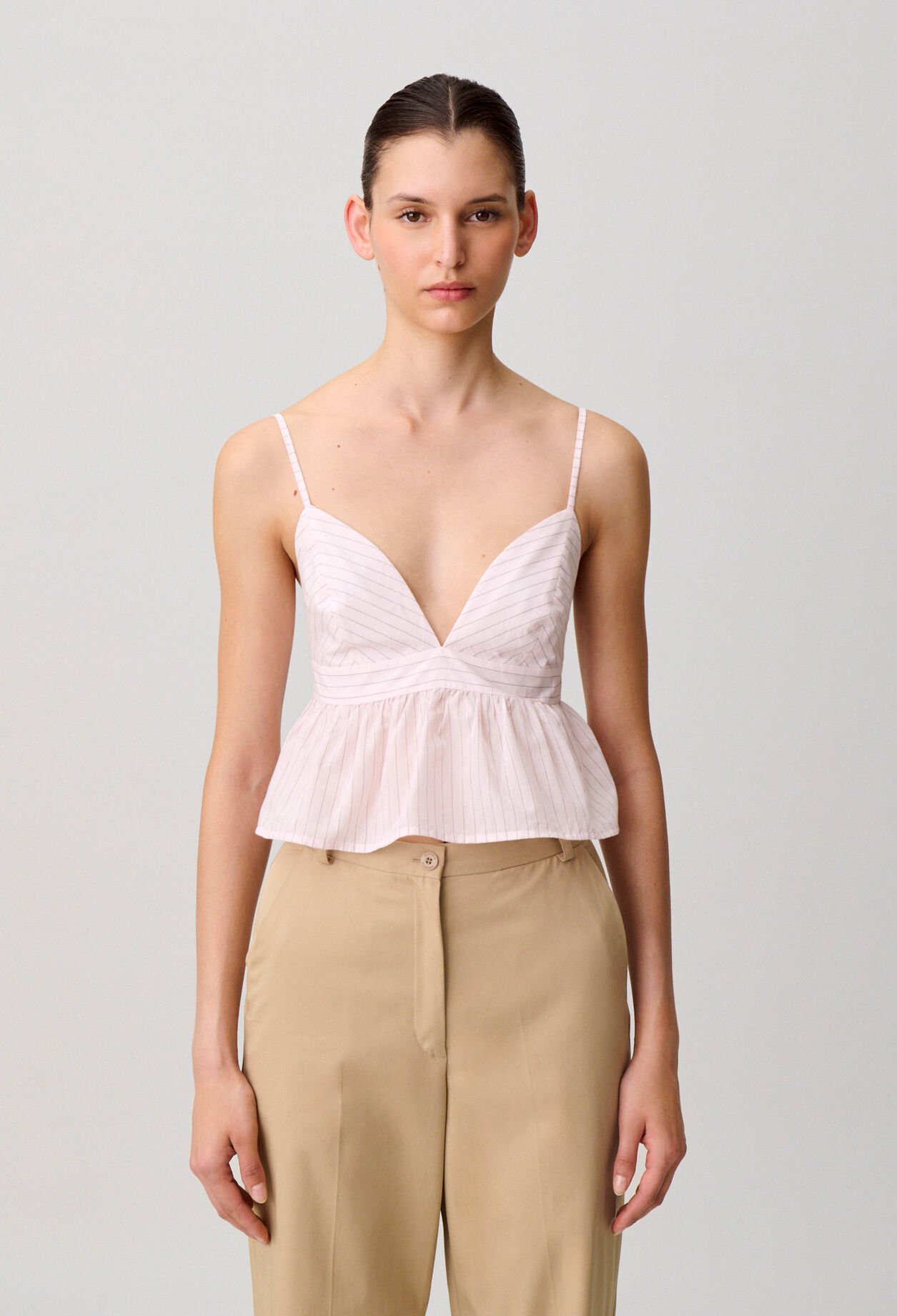 Top mit tiefem Ausschnitt