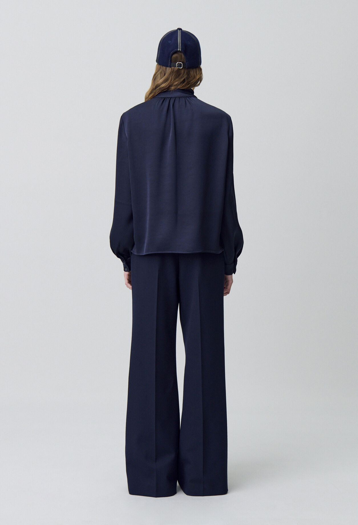 Blouse fluide col lavallière