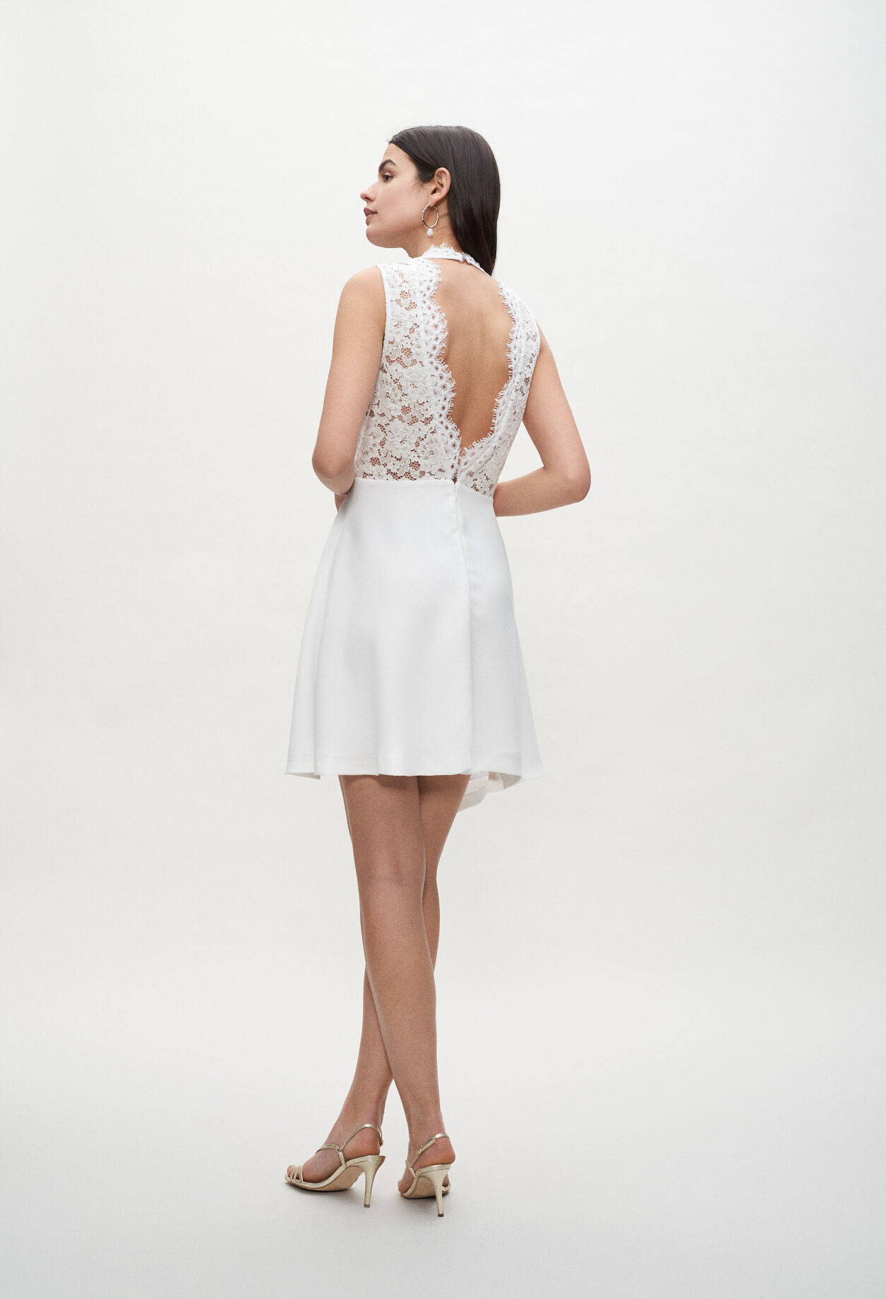Ecru Kleid aus Spitze und Satin