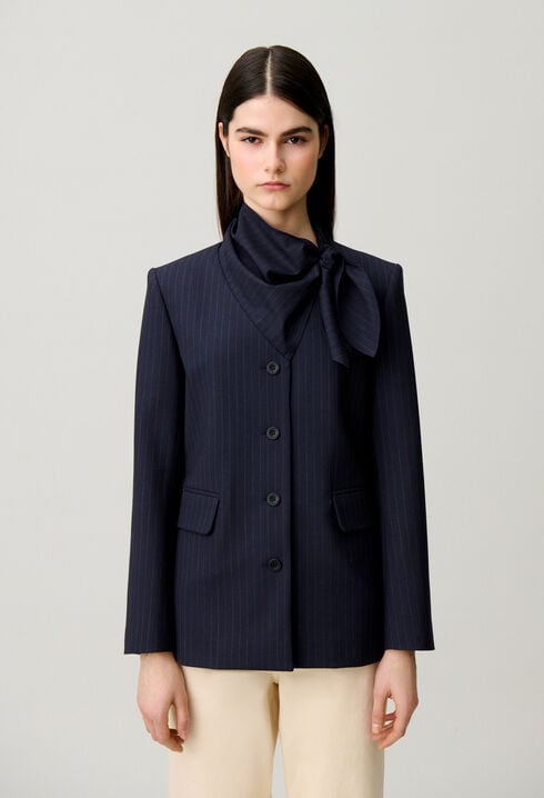 Wolljacke mit abnehmbarem Tuch