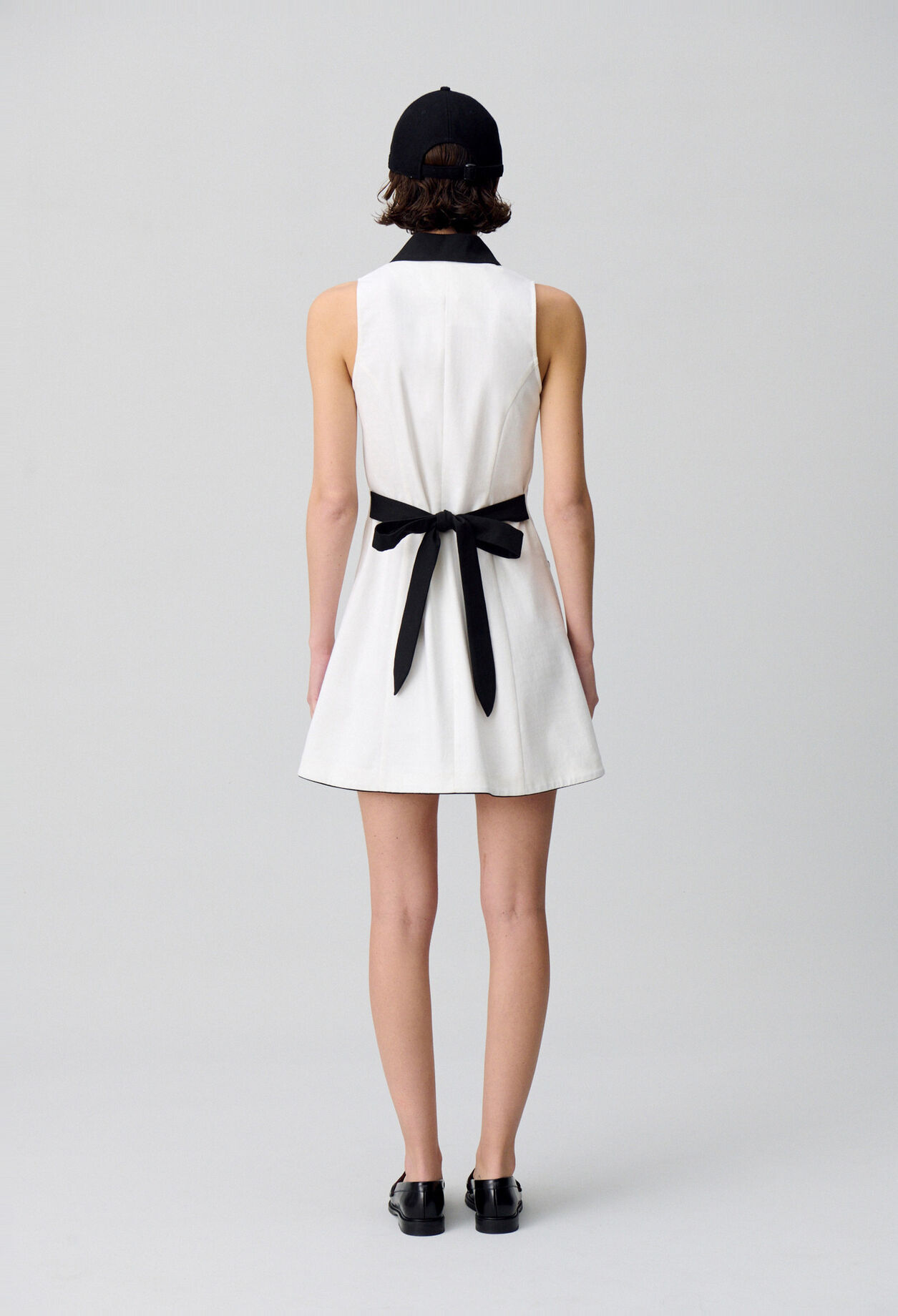 Sleeveless short dress