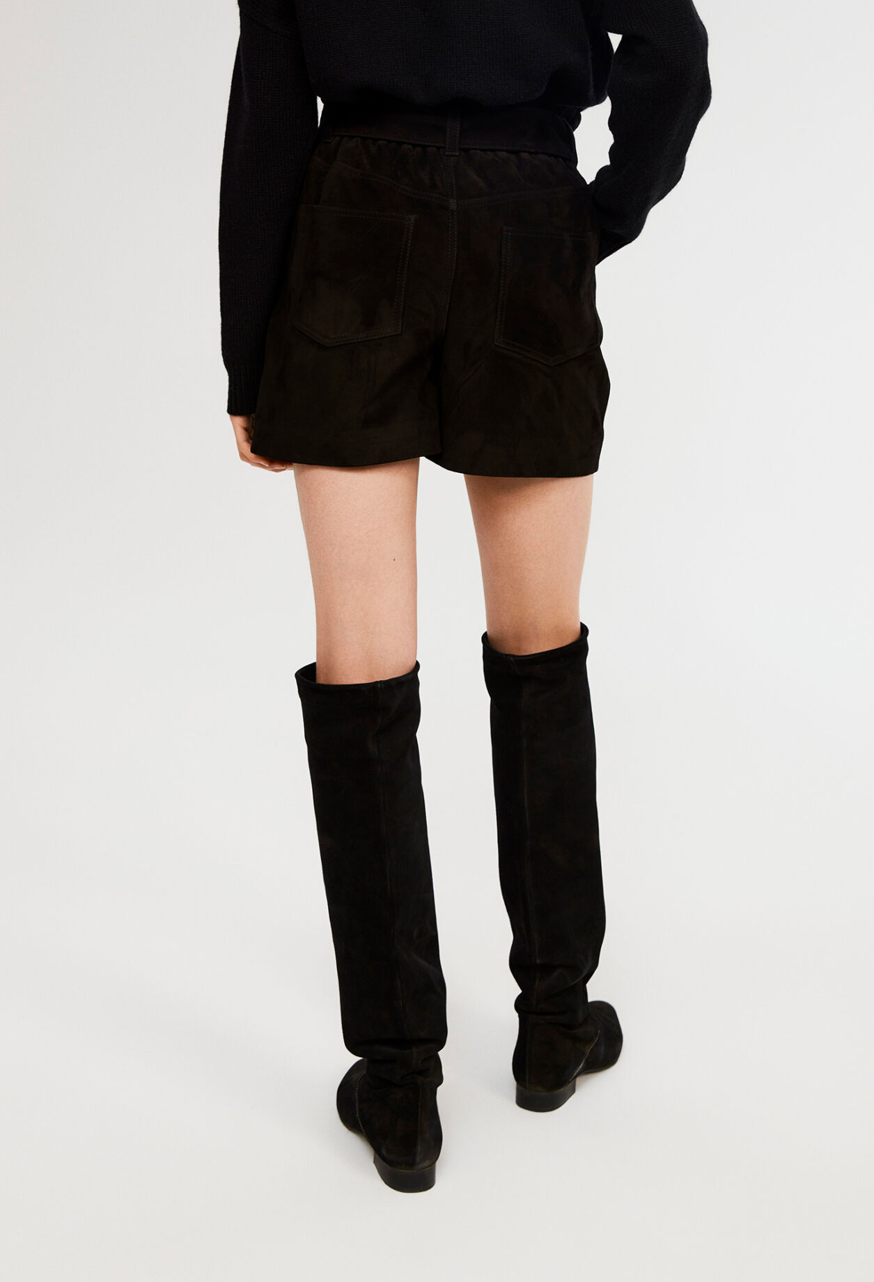 Loose-fitting shorts