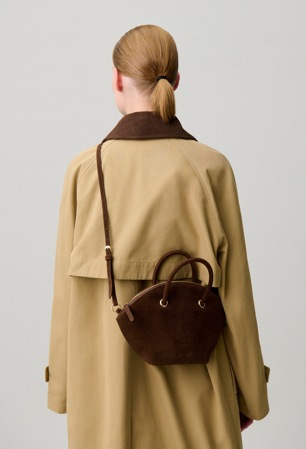 Weiche Velourslederhandtasche