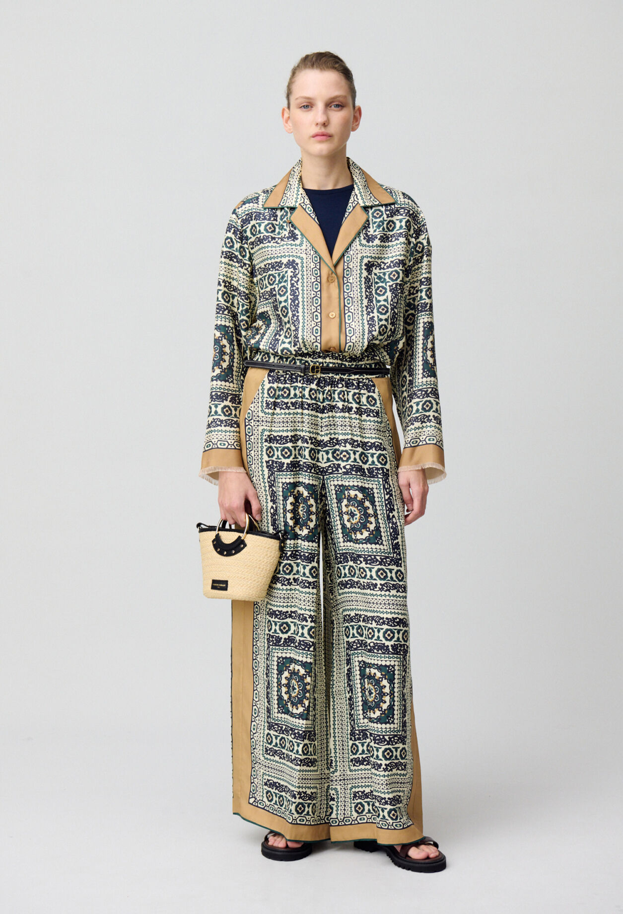 Flowing wide-leg print trousers