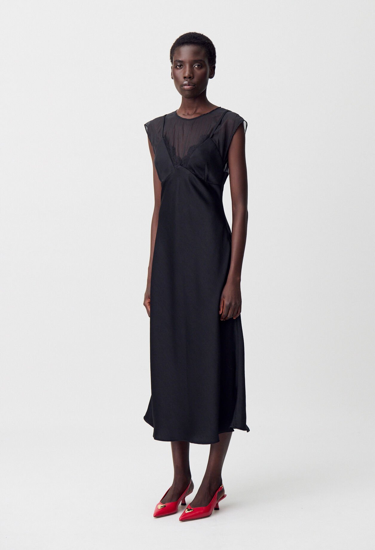 Robe longue organza dentelle fluide