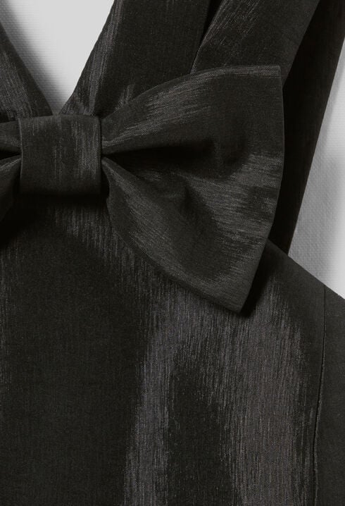 Kurzes Kleid mit Schleife