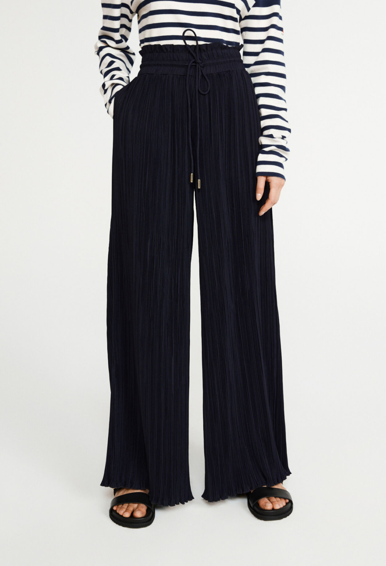 Pleated trousers
