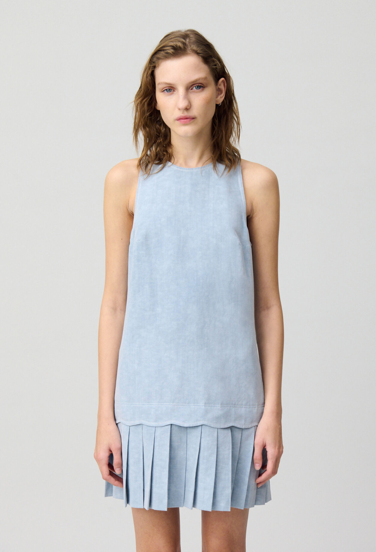 Sleeveless short dress