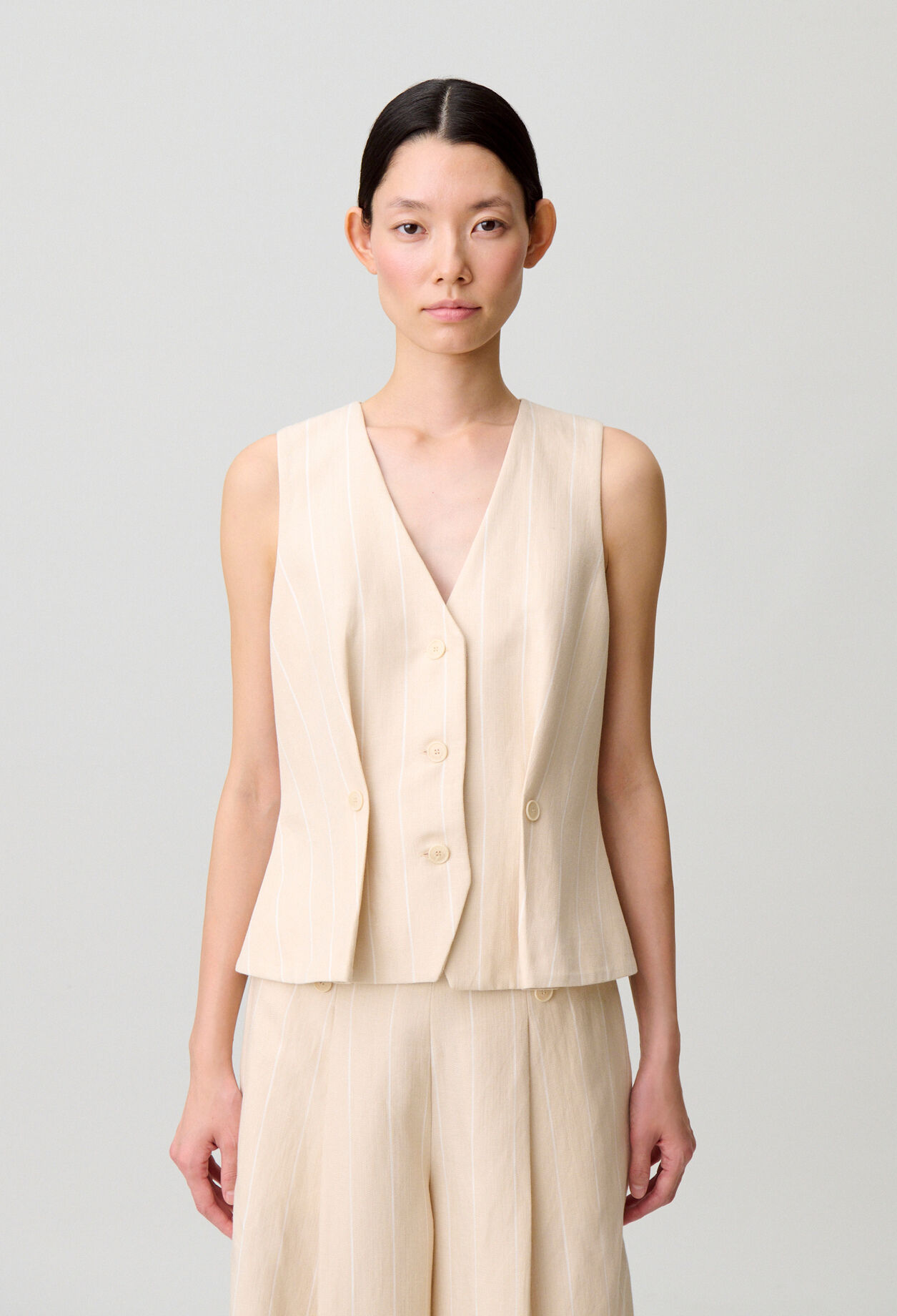 Sleeveless waistcoat
