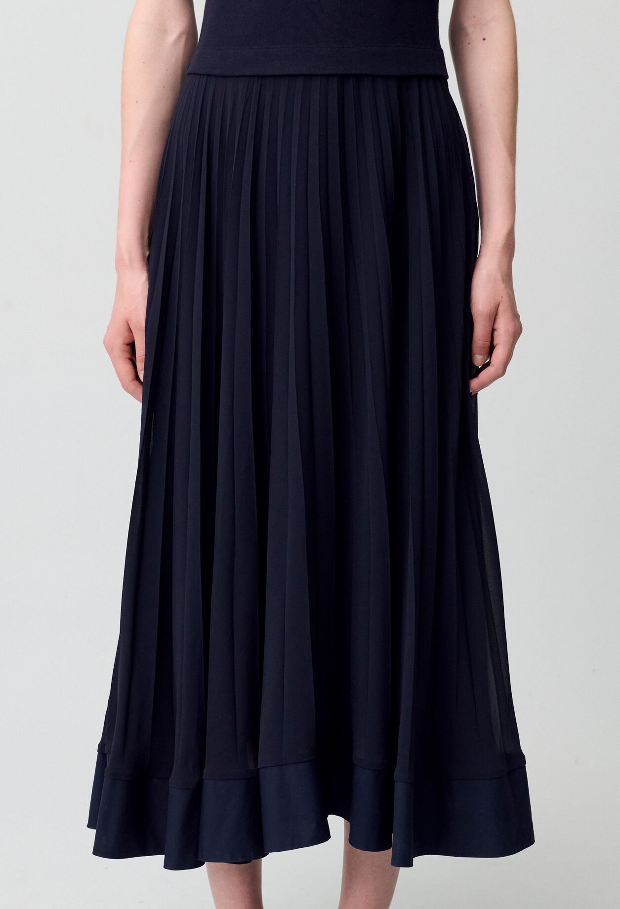 Robe longue plissée marine