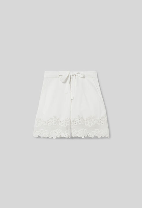 Short large brodé