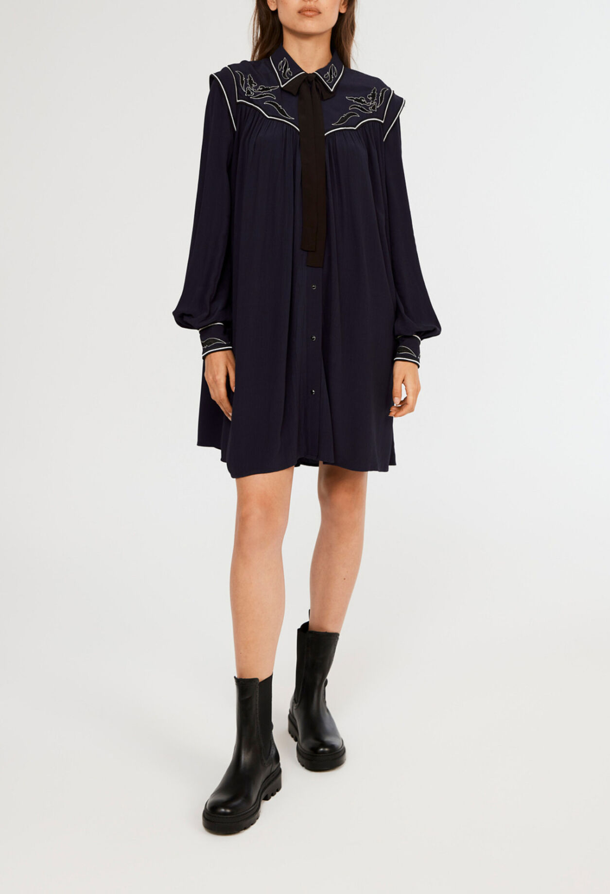 Kleid mit Fransen