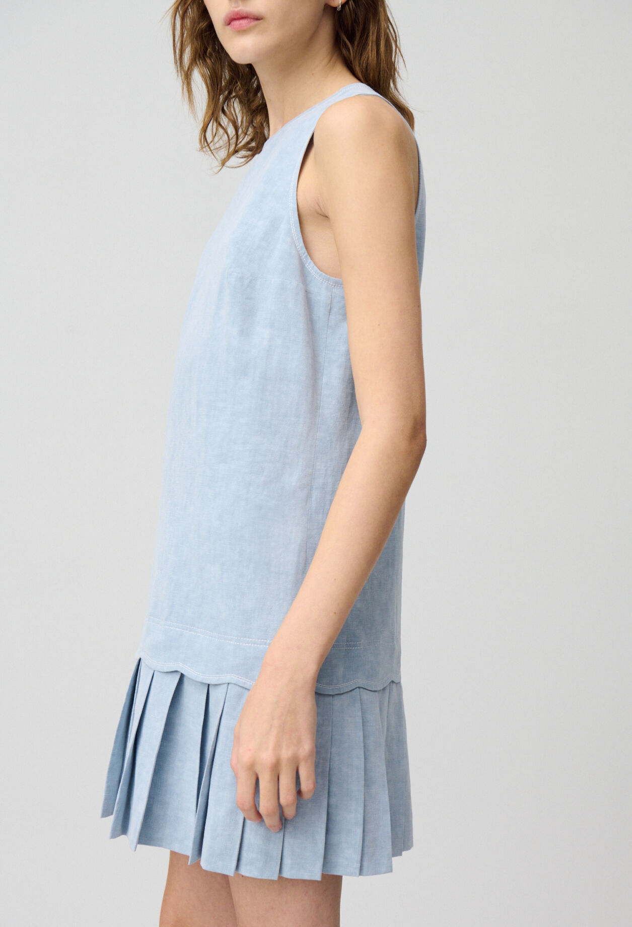 Sleeveless short dress
