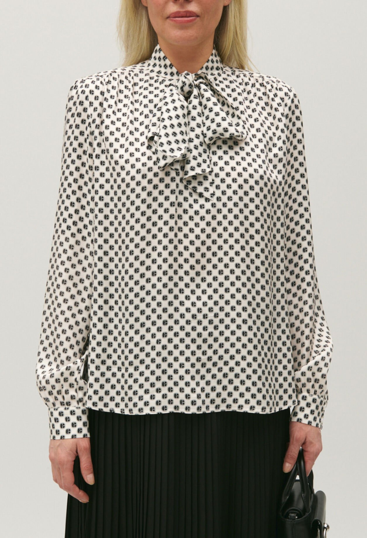 Cream pussy bow collar