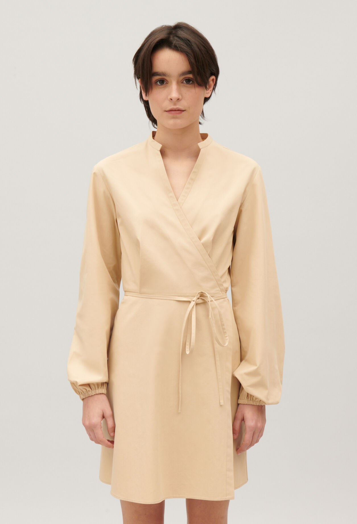 Short wrap dress with mandarin collar