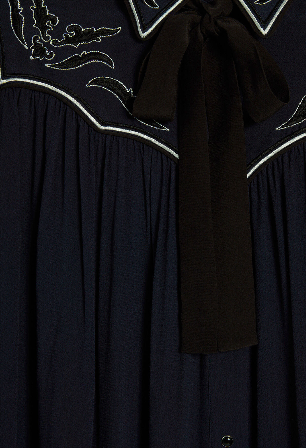 Kleid mit Fransen