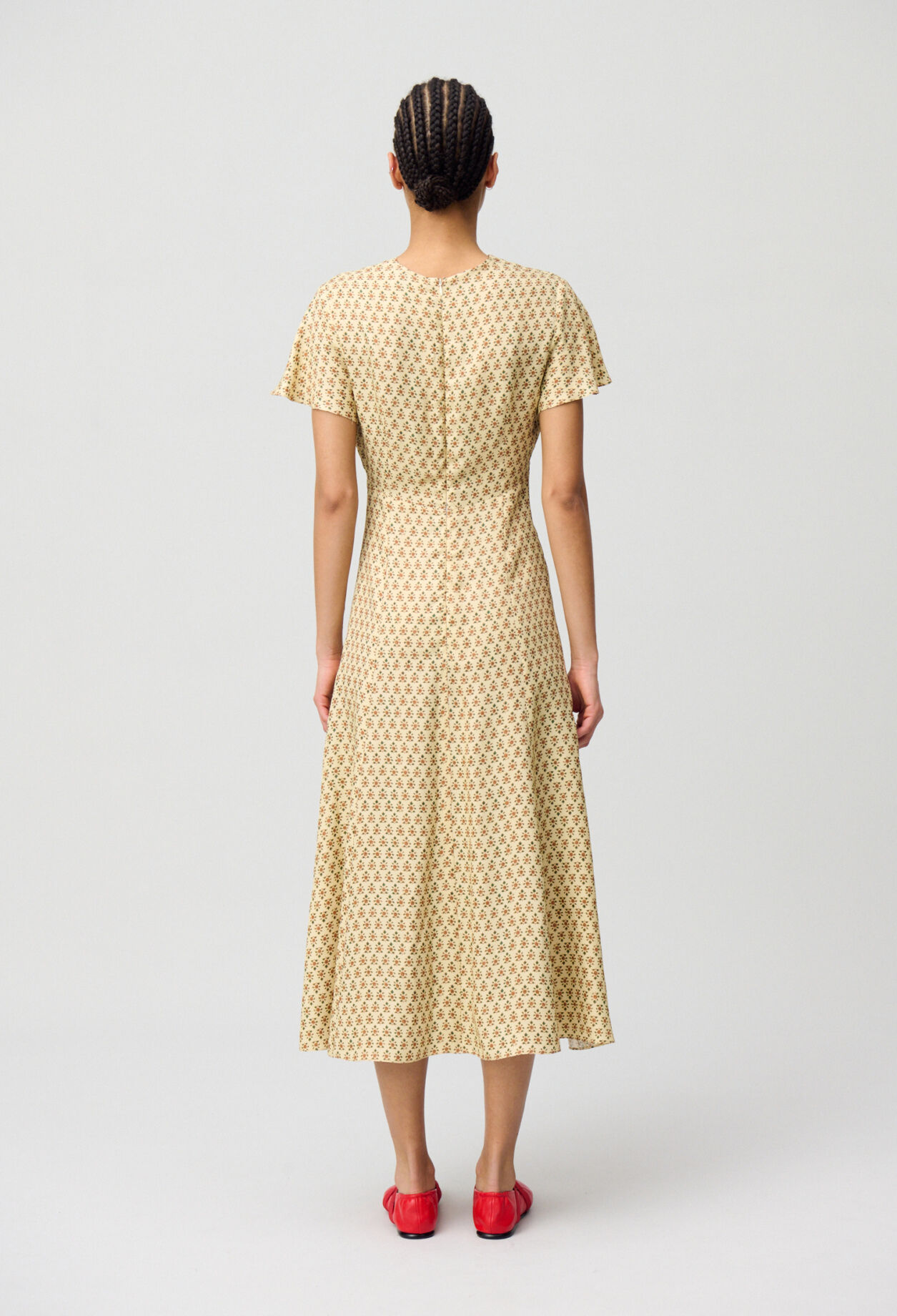 Robe mi-longue